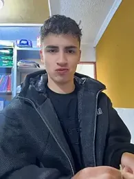 AdrianRinaldi — Stripchat recorded stream image, 21.04.2026 14:00