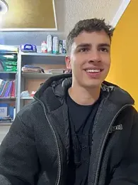 AdrianRinaldi — Stripchat recorded stream image, 21.04.2026 14:00