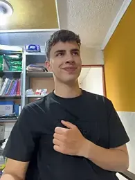 AdrianRinaldi — Stripchat recorded stream image, 21.04.2026 14:00