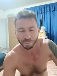 RobertoLuiz84 — Stripchat recorded stream image, 22.04.2026 02:20