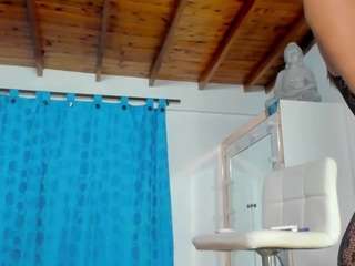 emilhornett — Camsoda recorded stream image, 22.04.2026 02:40