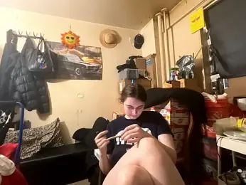 Snowbunnycake_131 — Stripchat recorded stream image, 22.04.2026 11:00