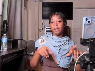 iluvsaffire-bleu — Camsoda recorded stream image, 22.04.2026 16:30