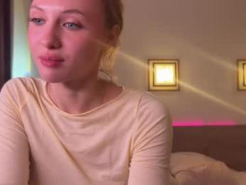 roselyn_rose — Chaturbate recorded stream image, 22.04.2026 17:10