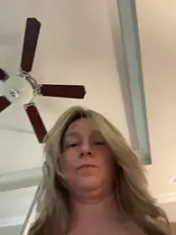 Vivian_MayXxX — Stripchat recorded stream image, 22.04.2026 22:50