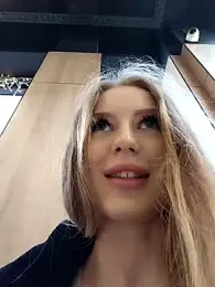 caressyourself — Stripchat recorded stream image, 25.04.2026 07:30