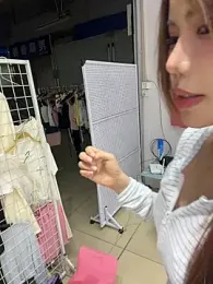Selenaaaaa- — Stripchat recorded stream image, 25.04.2026 04:00