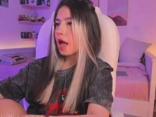 andromeedaa — Camsoda recorded stream image, 25.04.2026 16:00