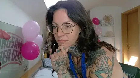 BrownieyQueen — Stripchat recorded stream image, 27.04.2026 06:50