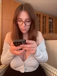 MommmyYummy — Stripchat recorded stream image, 28.04.2026 10:00