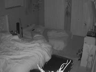 voyeurcam-house-charleys-room — Camsoda recorded stream image, 16.04.2026 04:00