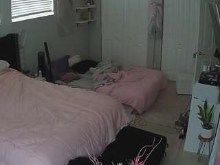 voyeurcam-house-charleys-room — Camsoda recorded stream image, 16.04.2026 04:00