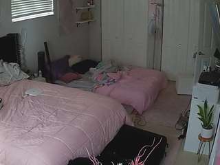 voyeurcam-house-charleys-room — Camsoda recorded stream image, 16.04.2026 04:00