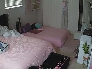 voyeurcam-house-charleys-room — Camsoda recorded stream image, 16.04.2026 04:00