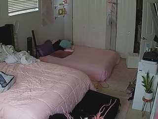 voyeurcam-house-charleys-room — Camsoda recorded stream image, 16.04.2026 04:00