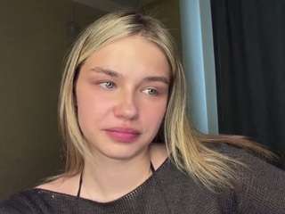 katerinepulkkinen — Camsoda recorded stream image, 01.05.2026 09:00