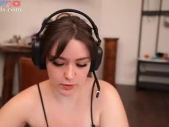 serareads — Chaturbate recorded stream image, 01.05.2026 23:40