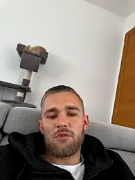 Benjamiinlt — Stripchat recorded stream image, 02.05.2026 11:40