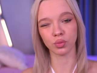 alinabailey — Camsoda recorded stream image, 04.05.2026 08:00