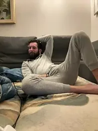 Michel_huge — Stripchat recorded stream image, 04.05.2026 18:30