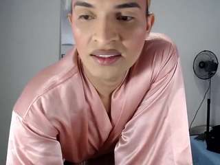 raphael-cams — Camsoda recorded stream image, 04.05.2026 18:30