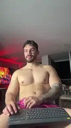 Valenthino_Salvatore — Stripchat recorded stream image, 04.05.2026 22:40