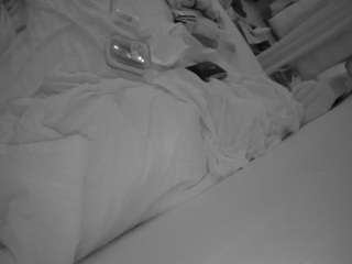 voyeurcam-julmodels-whitebed-4 — Camsoda recorded stream image, 05.05.2026 14:10