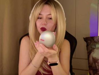 Businka13 — Bongacams recorded stream image, 09.03.2025 17:20