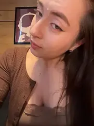 Holly_Play — Stripchat recorded stream image, 12.05.2026 11:00