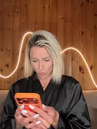 petrouchkaaa_ — Stripchat recorded stream image, 13.05.2026 19:00