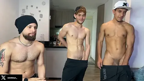 zoneboys — Stripchat recorded stream image, 13.05.2026 23:10
