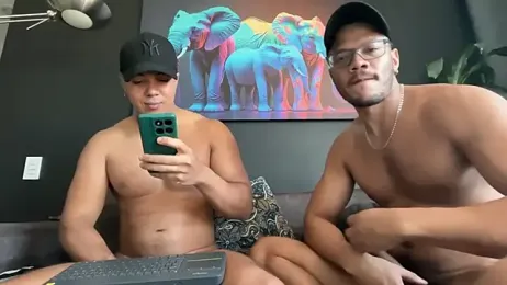 highlatin_guysoficial — Stripchat recorded stream image, 15.05.2026 11:40