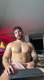 Valenthino_Salvatore — Stripchat recorded stream image, 16.05.2026 00:20