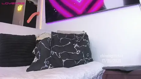 chloebigcockxx — Stripchat recorded stream image, 17.05.2026 11:00