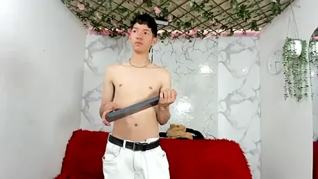 heyy_noah11 — Stripchat recorded stream image, 17.05.2026 13:30