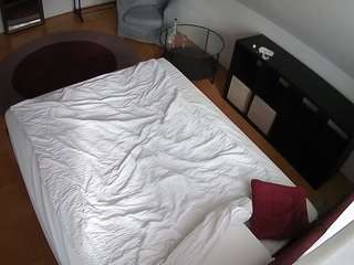 voyeurcam-julmodels-whitebed-2 — Camsoda recorded stream image, 16.05.2026 16:10