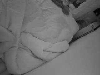 voyeurcam-julmodels-whitebed-4 — Camsoda recorded stream image, 16.05.2026 16:10