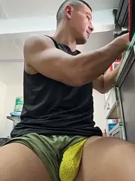 Paul22cm- — Stripchat recorded stream image, 22.05.2026 13:40