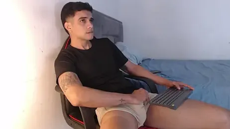 adam_levis17 — Stripchat recorded stream image, 25.05.2026 05:50