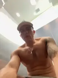LucasJewely — Stripchat recorded stream image, 26.05.2026 17:10