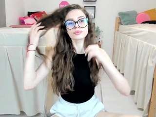 18perfecttits — Camsoda recorded stream image, 10.03.2025 12:00