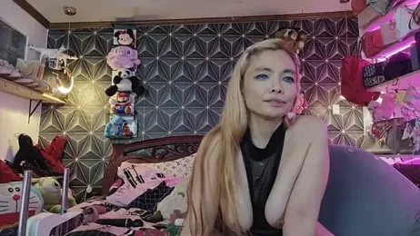 yummymeily — Stripchat recorded stream image, 03.06.2026 15:20