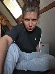 Lina_lou4 — Stripchat recorded stream image, 07.06.2026 11:40