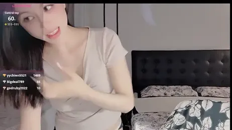 lvy-w — Stripchat recorded stream image, 09.06.2026 12:00