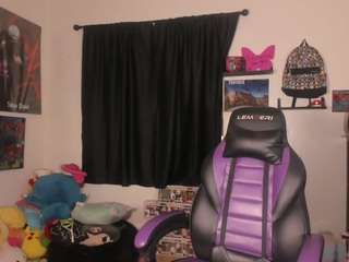 karliekayozz — Camsoda recorded stream image, 10.06.2026 00:40
