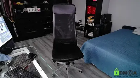 latinoo23bom — Stripchat recorded stream image, 11.06.2026 18:20