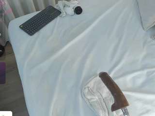 angie-roses — Camsoda recorded stream image, 12.06.2026 00:40
