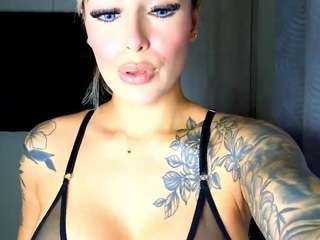 mia-hott — Camsoda recorded stream image, 14.06.2026 21:20