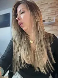 _Abril-Office1 — Stripchat recorded stream image, 15.06.2026 18:40