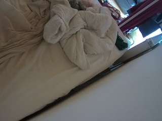 voyeurcam-julmodels-whitebed-4 — Camsoda recorded stream image, 16.06.2026 12:00